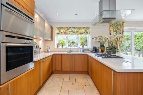 Ashurst Close, 9-012.jpg