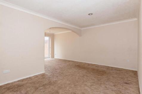 Willow Crescent_8.jpg