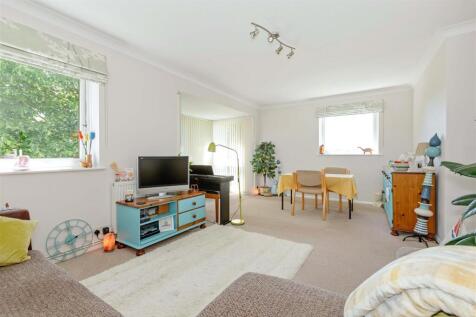 11 Meadowside_18.JPG