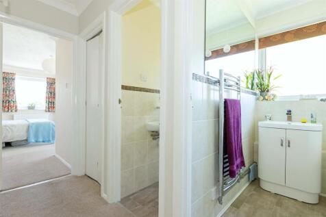 11 Meadowside_4.JPG