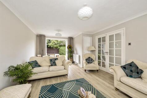 Carisbrooke Drive, 10-010.JPG