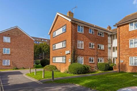 Meadway Court_16.jpg