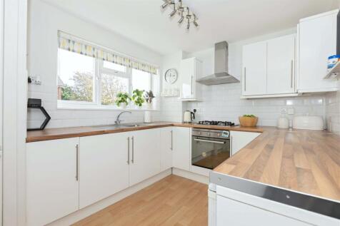 Meadway Court_11.jpg