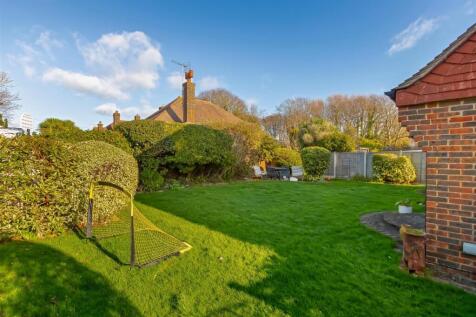 Cowdray Drive_22.jpg