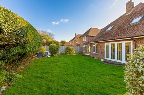 Cowdray Drive_23.jpg