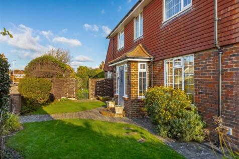 Cowdray Drive_24.jpg