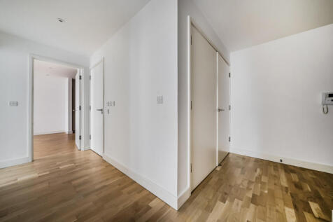 1371168-12-68f7af...