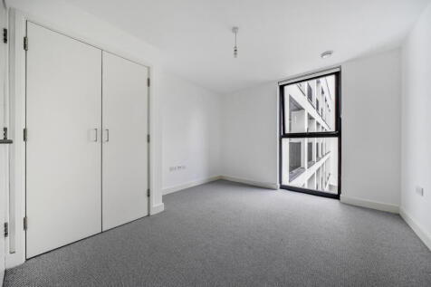 1371168-14-68f7af...