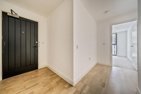 1371168-3-68f7ae4...