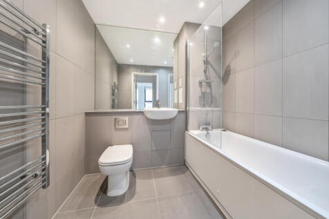 1371168-4-68f7ae8...