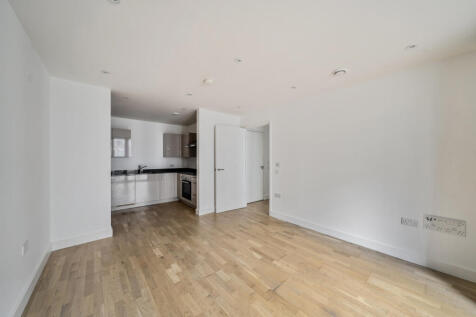 1371168-5-68f7aea...