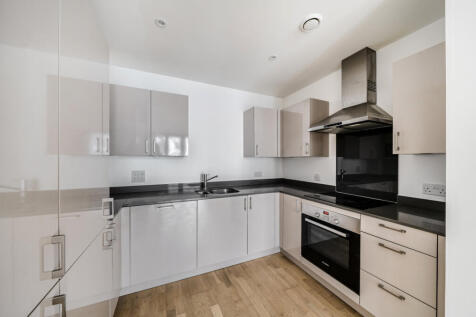 1371168-7-68f7aee...