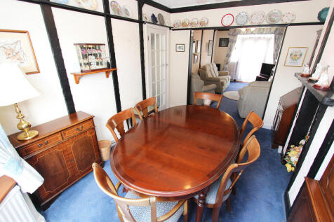 Dining Area / Lou...