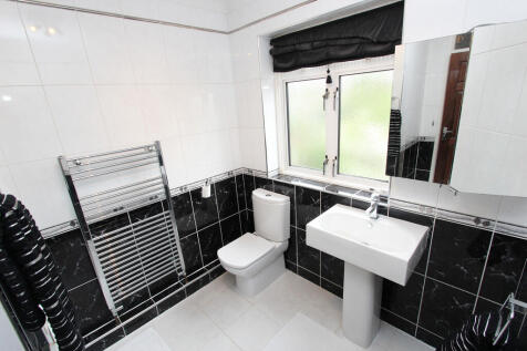 Family Bathroom 2