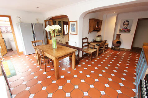 L Kitchen