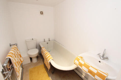 Den Bathroom