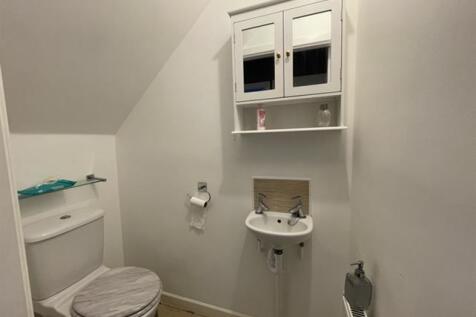Cloakroom/wc