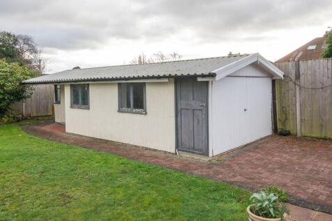 Detached Garage
