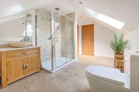 Jack-Jill En-suite