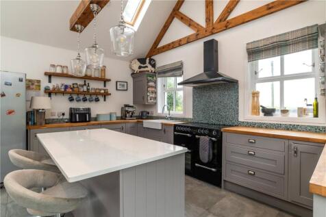 Kitchen/ Dining