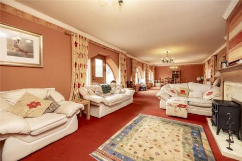 Sitting/ Dining Room