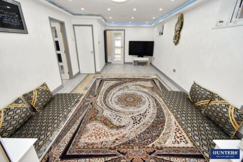 Lounge-dining room