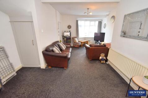 Lounge-dining room