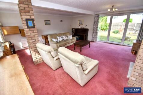 Lounge-Family room