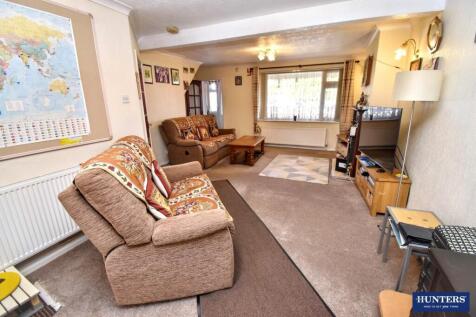 Lounge-dining room