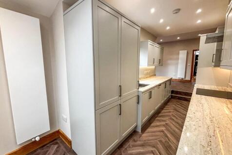 Kitchen 3.jpg