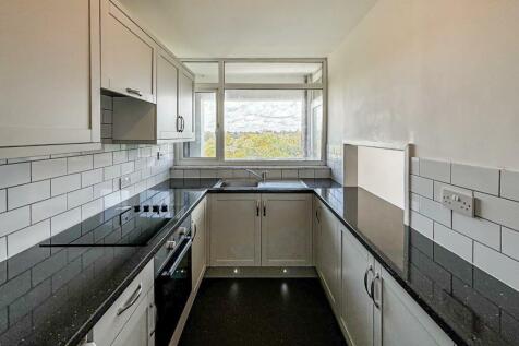 Kitchen 2.jpg