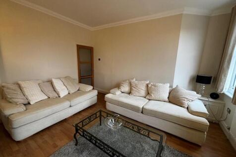 Lounge 1.jpg