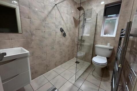Shower Room.jpg