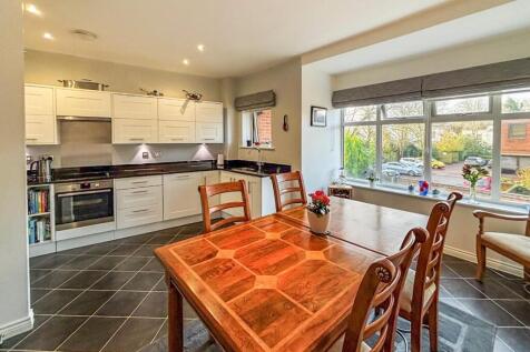 Kitchen Dining Room 2.jpg