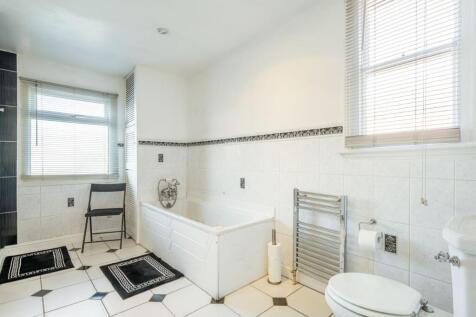 Bathroom FF