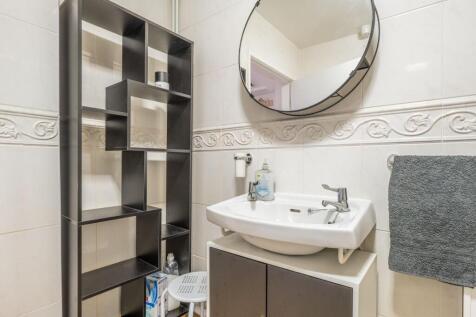 GF Shower Room 2