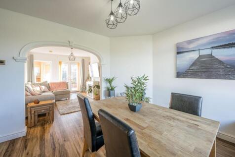 Lounge Dining Room 2
