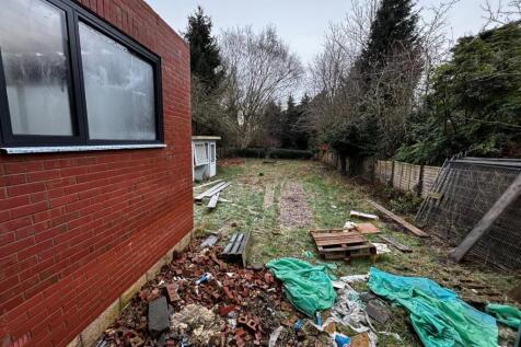 Rear Garden 1.jpg