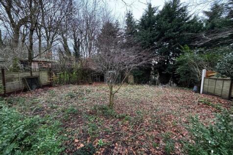 Rear Garden 2.jpg