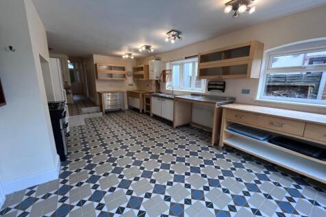Kitchen Breakfast Room 2.jpg