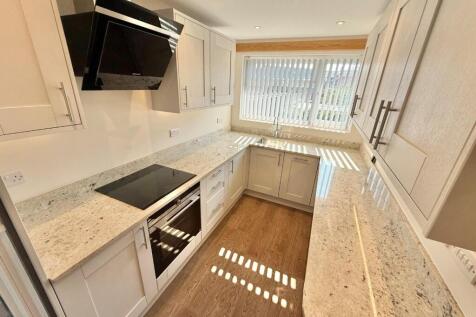 kitchen 2.jpg