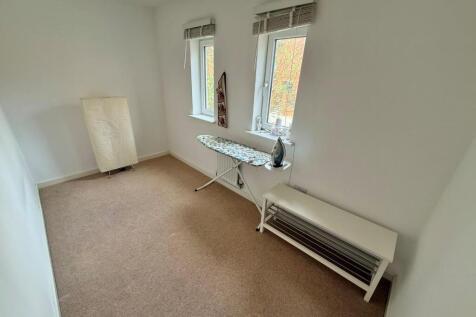 bedroom 3.jpg