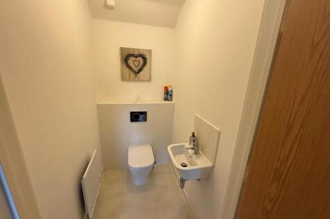 guest wc.jpg