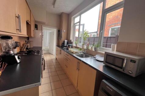 Kitchen 1.jpg