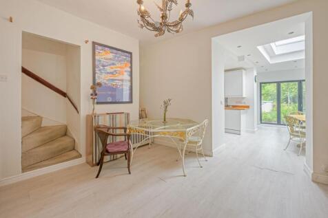 Open Plan Rear Reception 1