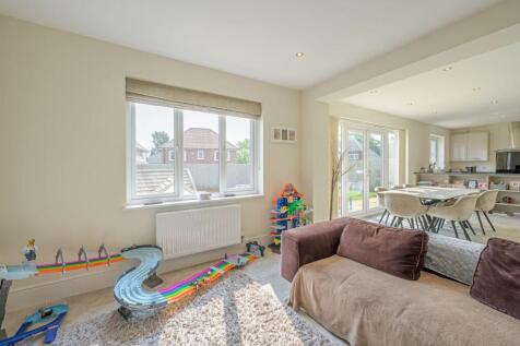 Open-Plan Living Quarters 3