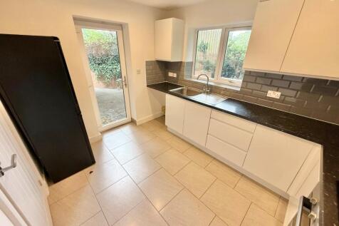 kitchen 2.jpg