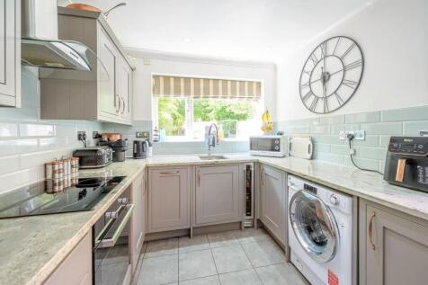 Kitchen Area 1