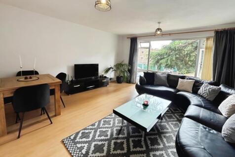 Lounge Dining Room 1