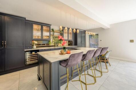 Kitchen Area 1